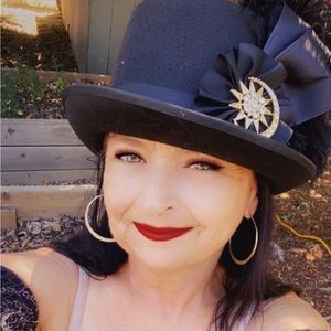 Meet your Posher, Peggy